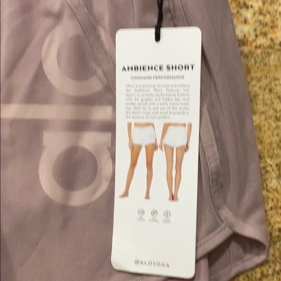 Alo yoga Ambience short - style W6126RG - Picture 2 of 5